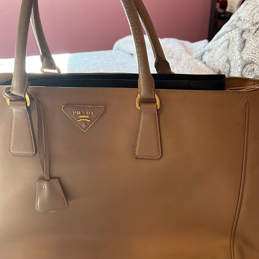 Leather bag